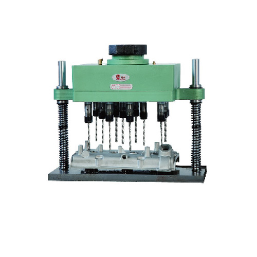 发动机盖板多轴钻孔